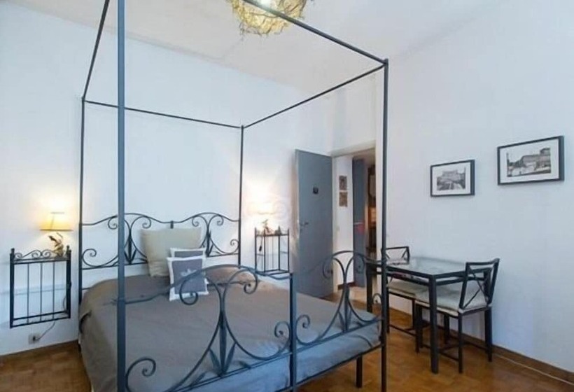 تختخواب و صبحانه Le Fate Apartments