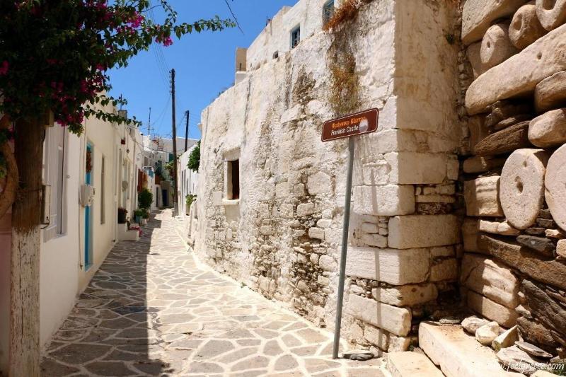 Blue Waves Suites & Apartments   To Kyma