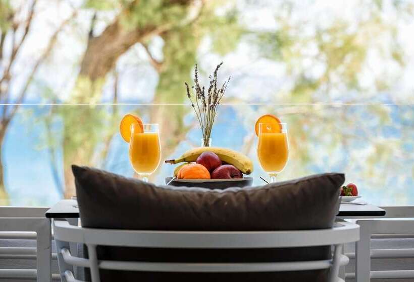 Blue Waves Suites & Apartments   To Kyma