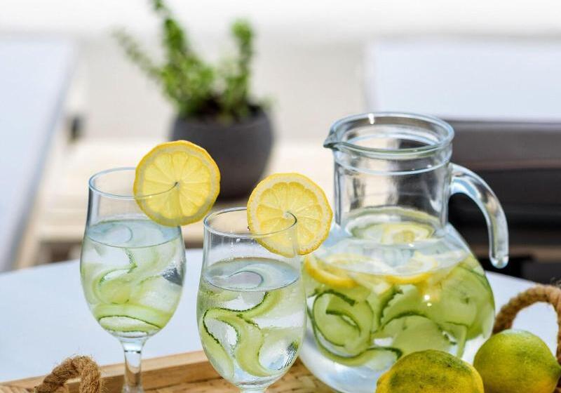 Blue Waves Suites & Apartments   To Kyma