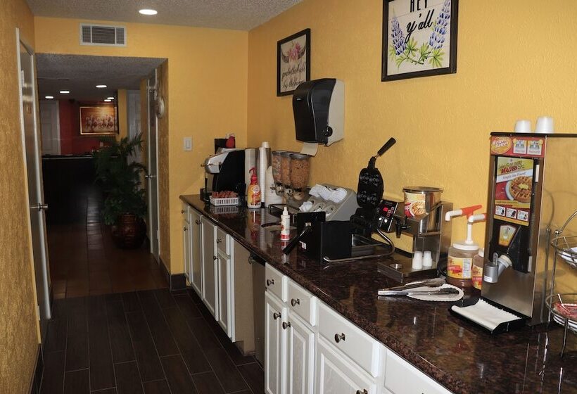 Chaparral Motel Hallettsville