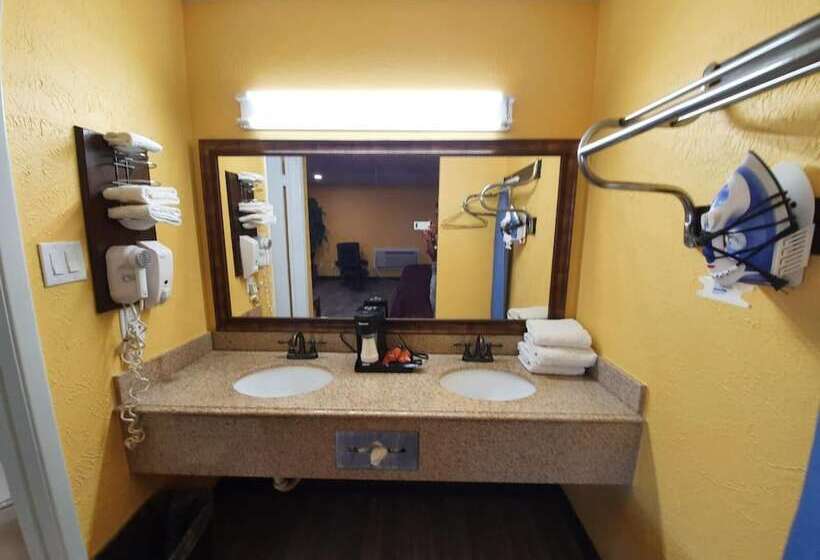 Chaparral Motel Hallettsville