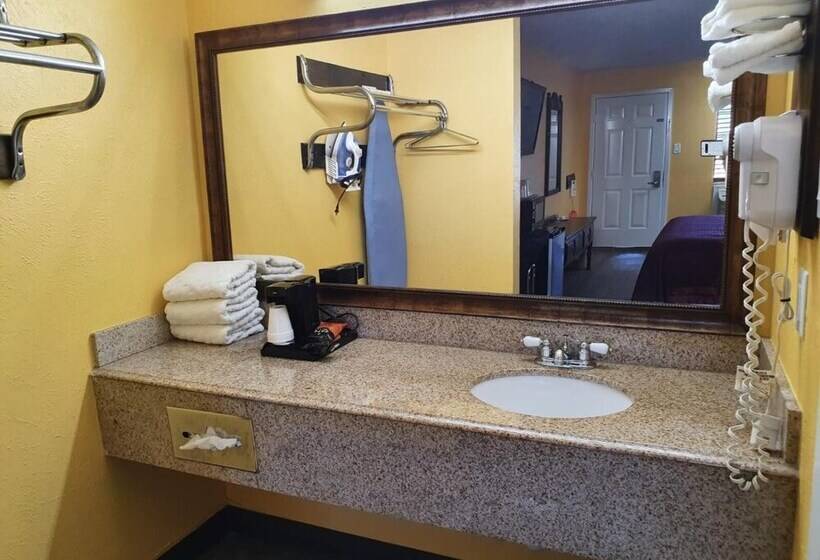 Chaparral Motel Hallettsville