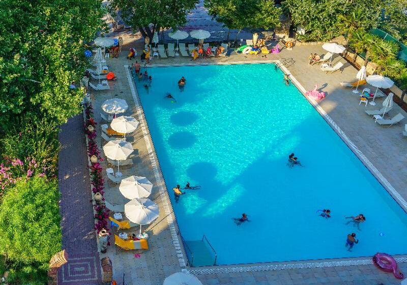 Cronwell Platamon Resort