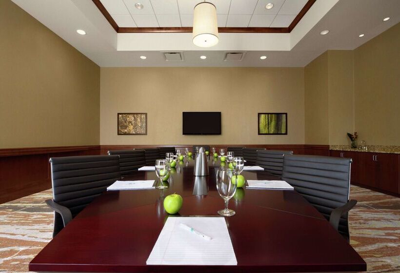 Embassy Suites Chattanooga / Hamilton Place