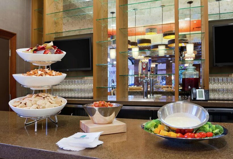 Embassy Suites Chattanooga / Hamilton Place