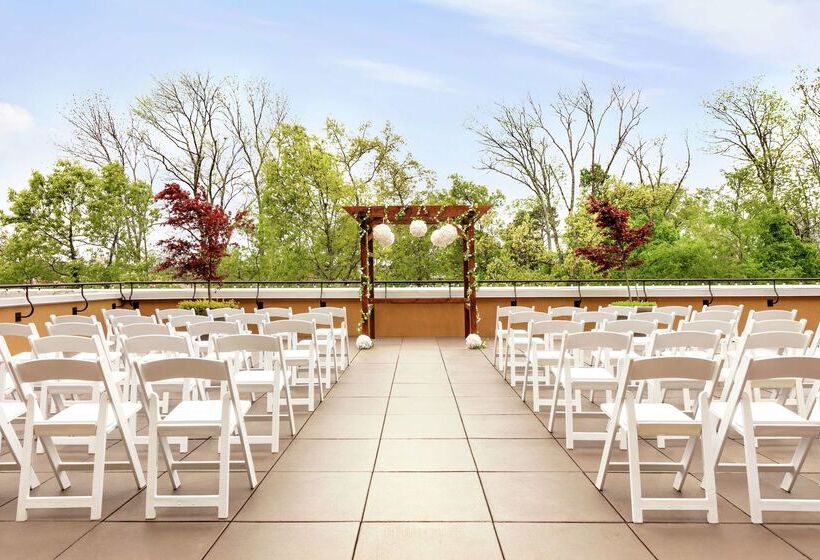 Embassy Suites Chattanooga / Hamilton Place