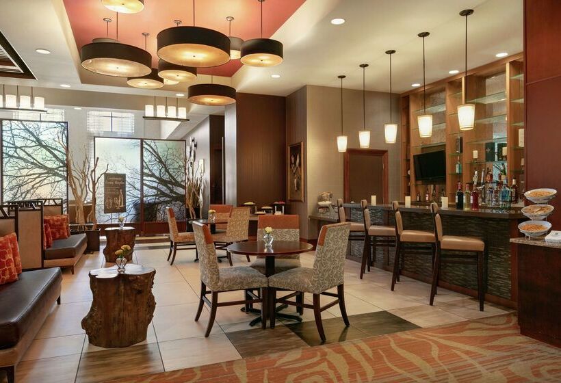 Embassy Suites Chattanooga / Hamilton Place