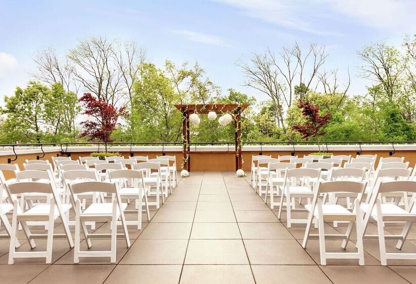 Embassy Suites Chattanooga / Hamilton Place