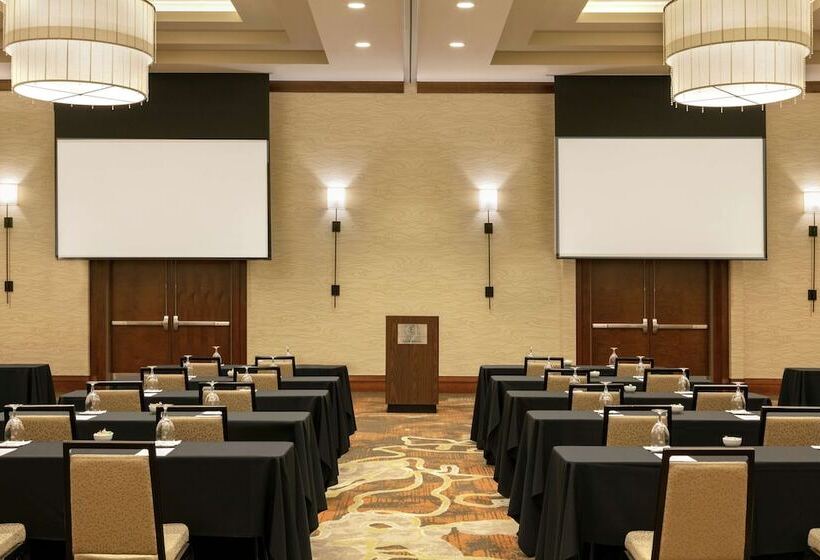 Embassy Suites Chattanooga / Hamilton Place