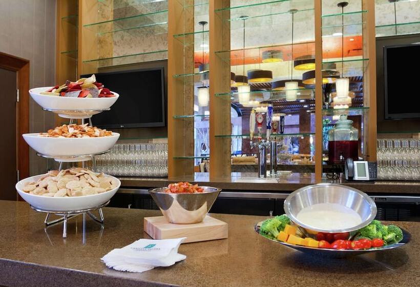 Embassy Suites Chattanooga / Hamilton Place