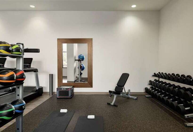 Embassy Suites Chattanooga / Hamilton Place