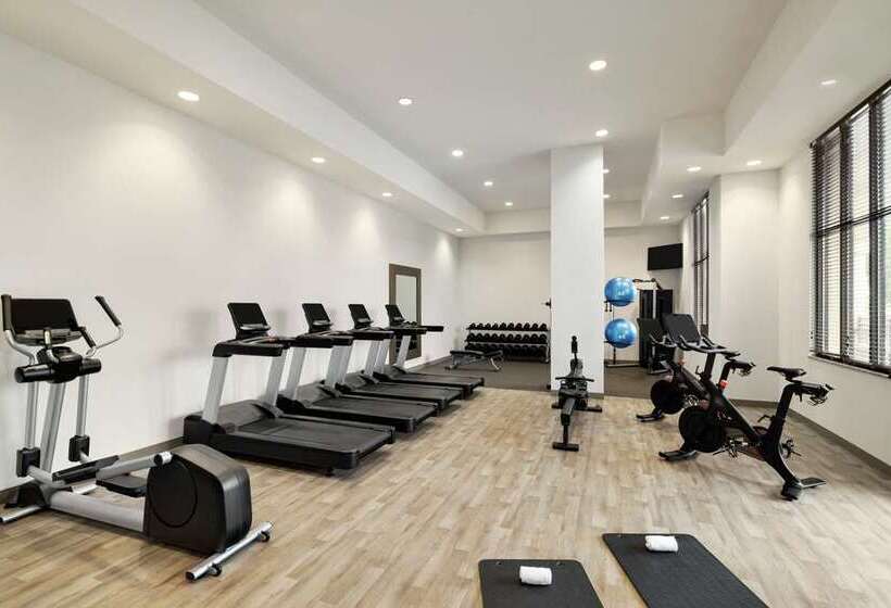 Embassy Suites Chattanooga / Hamilton Place