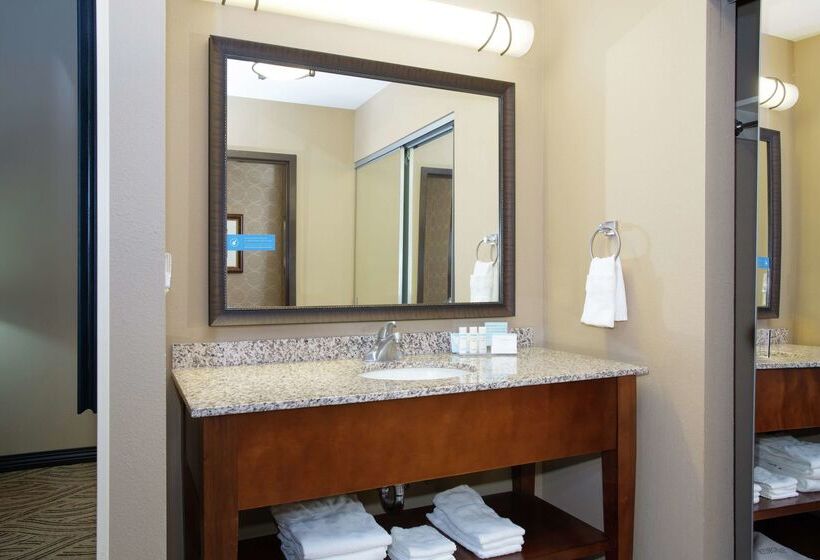 Hampton Inn & Suites I35/mulvane