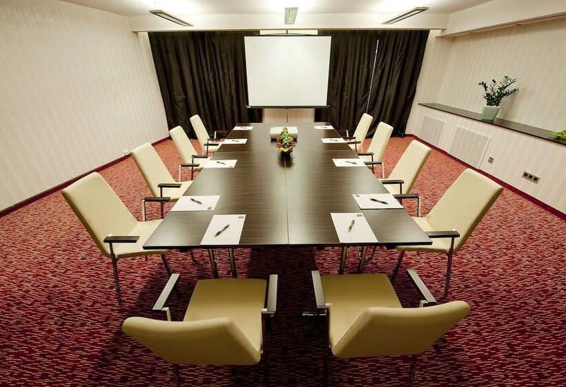 בית מלון כפרי Abacus Business & Wellness