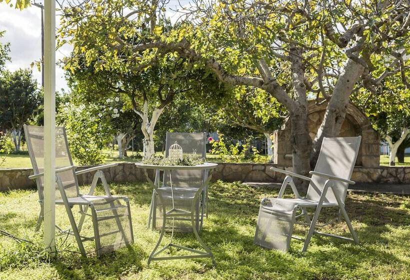 Akroyali Hotel & Villas