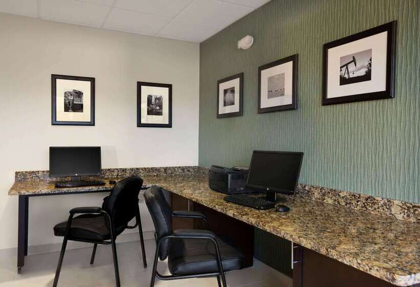 호텔 Baymont By Wyndham Hobbs