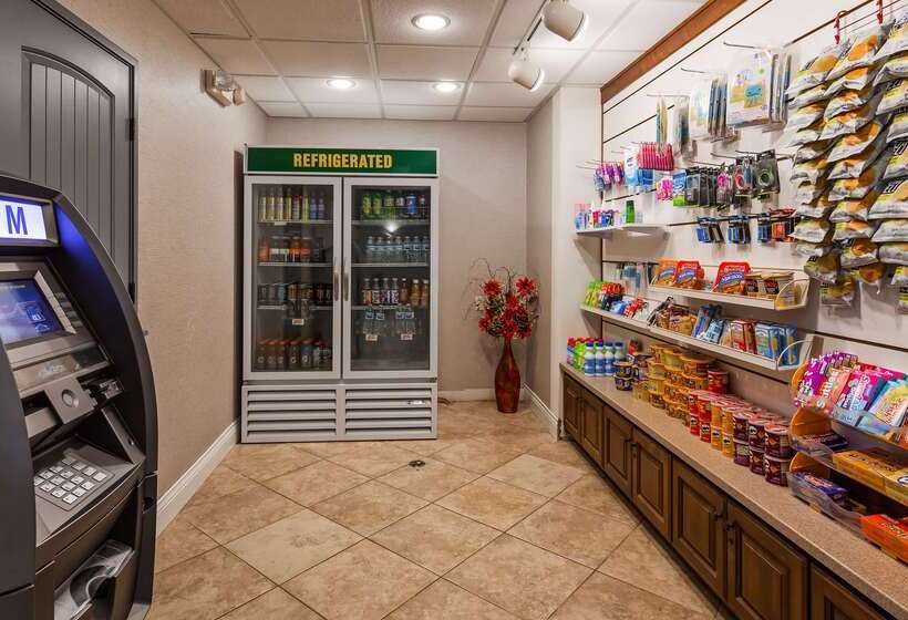 هتل Best Western Plus Appleton Airport Mall