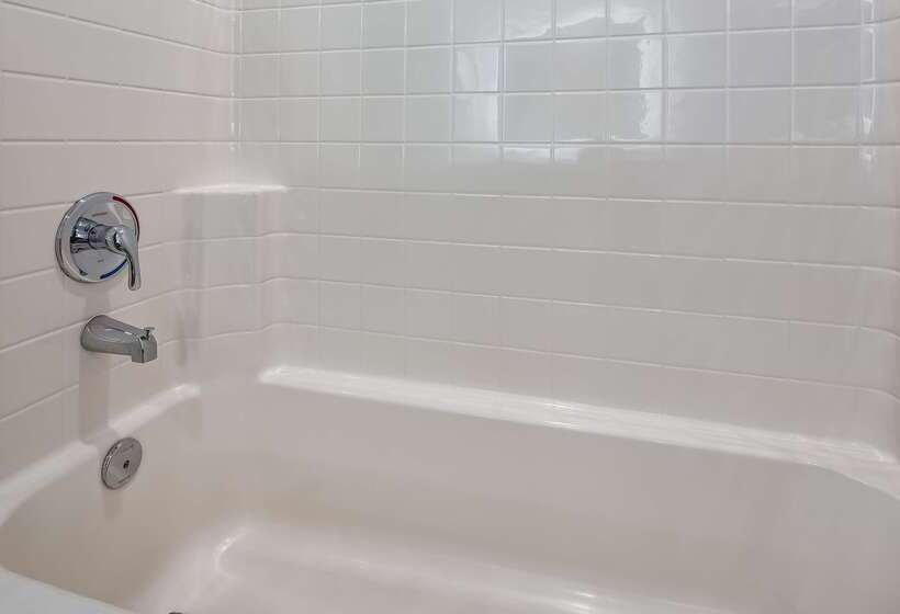 هتل Best Western Plus Appleton Airport Mall