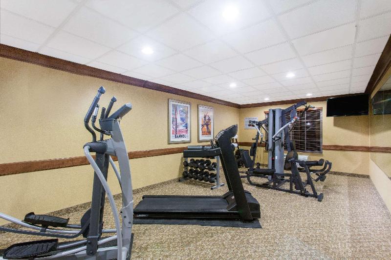 هتل Best Western Plus Appleton Airport Mall