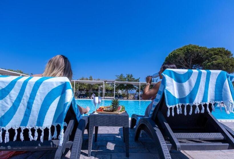 Отель Buka Sandy Beach