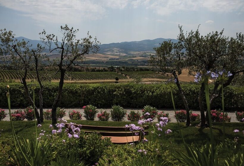 ホテル Castello Banfi   Il Borgo