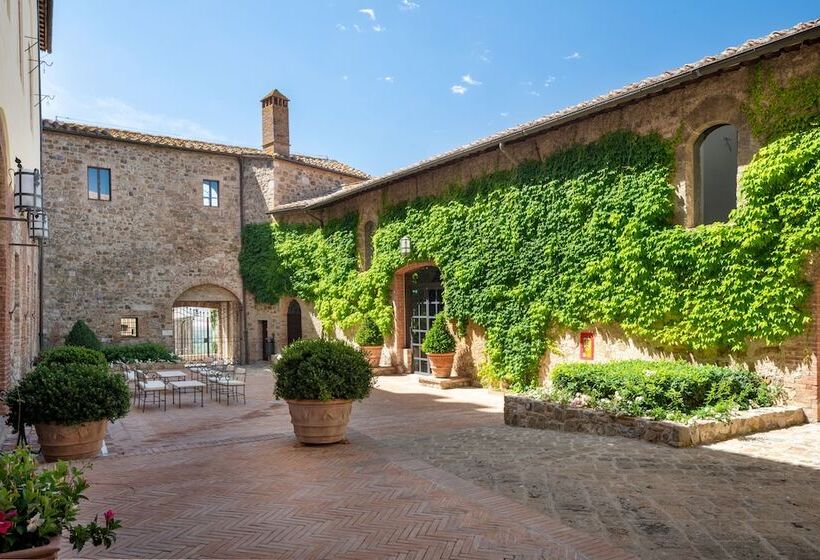 ホテル Castello Banfi   Il Borgo