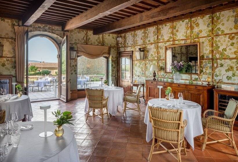 ホテル Castello Banfi   Il Borgo