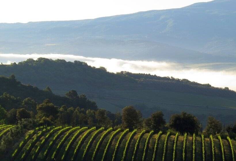 ホテル Castello Banfi   Il Borgo