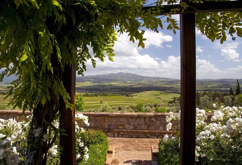 ホテル Castello Banfi   Il Borgo