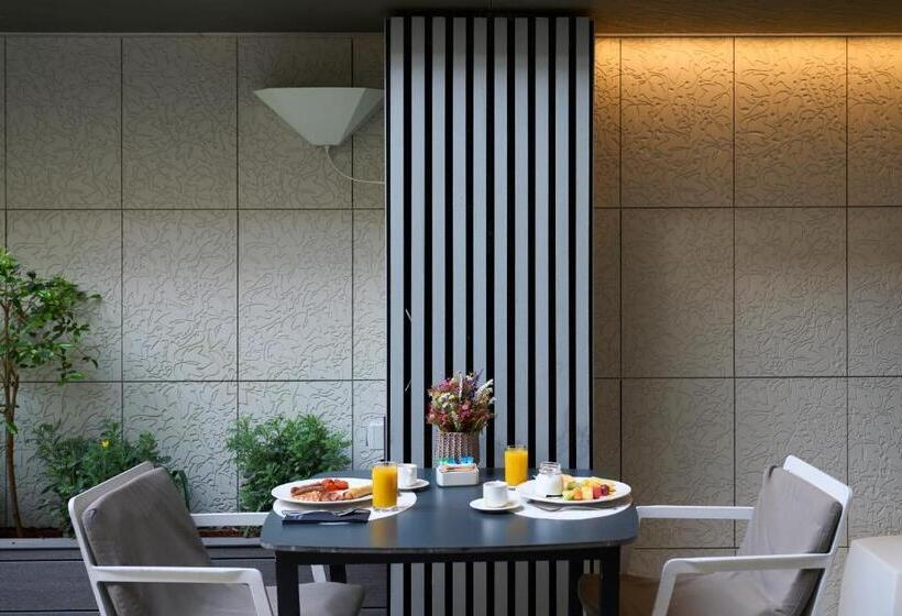 Отель Catalonia Passeig de Gràcia 4* Sup