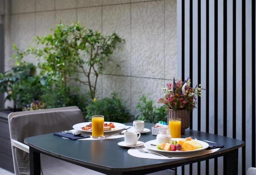 Отель Catalonia Passeig de Gràcia 4* Sup