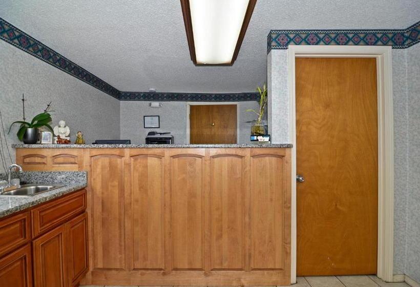 فندق Charleston Eagle Inn