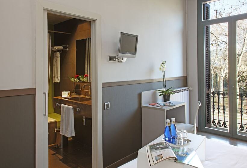 Отель Chic & Basic Zoo