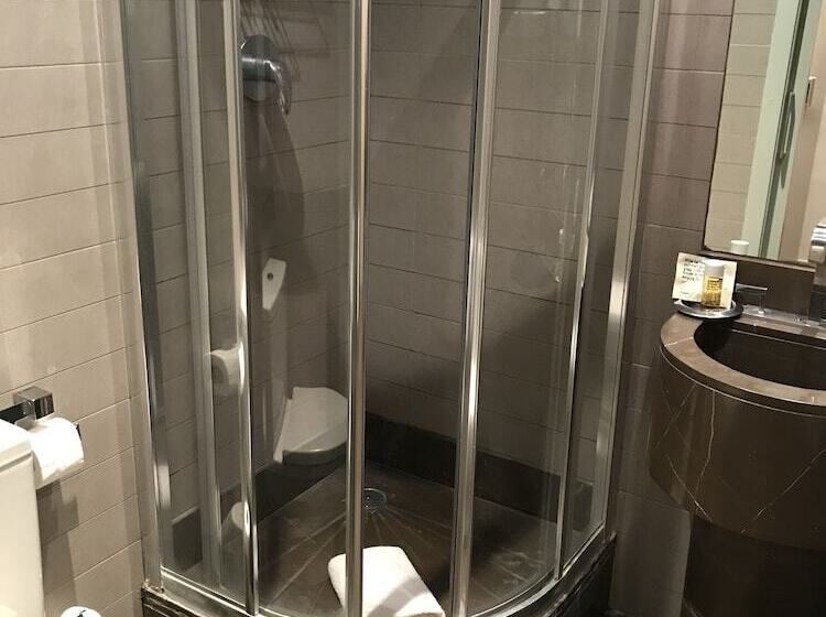 Отель Chic & Basic Zoo