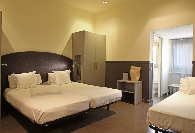 Отель Chic & Basic Zoo