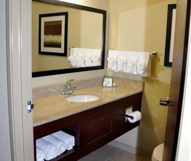 Отель Cobblestone Inn & Suites   Holyoke