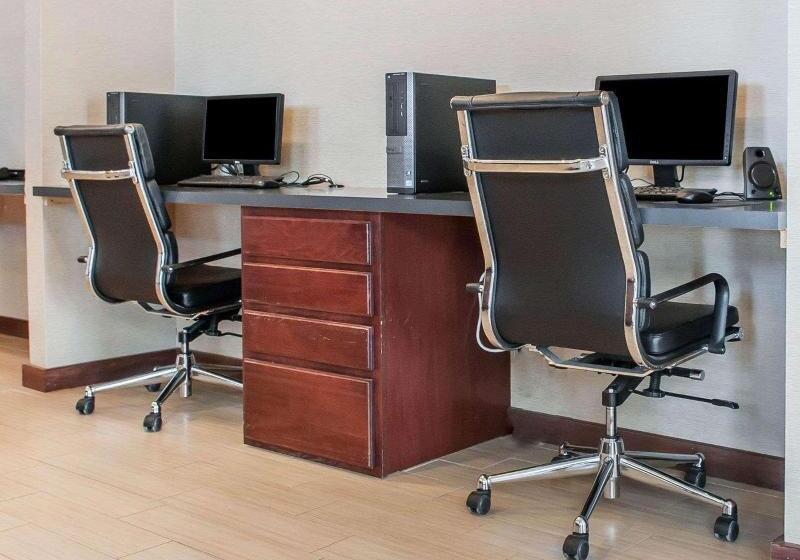 فندق Comfort Suites Farmington