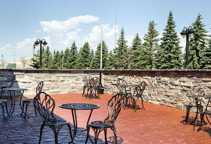 Отель Comfort Suites