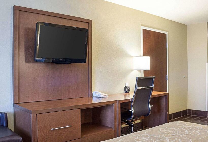 Отель Comfort Suites