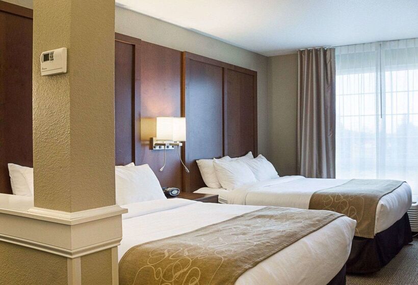 Отель Comfort Suites