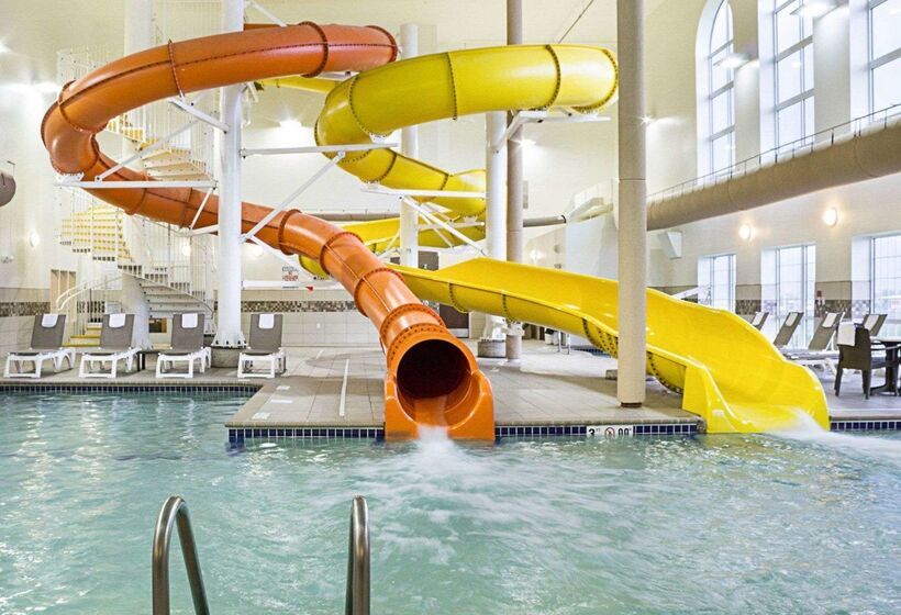 Отель Comfort Suites