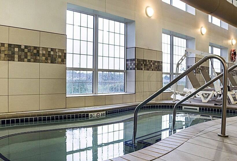 Отель Comfort Suites