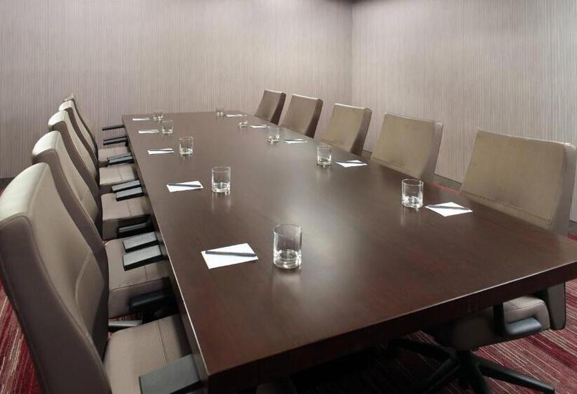 هتل Courtyard By Marriott Raleigh Cary