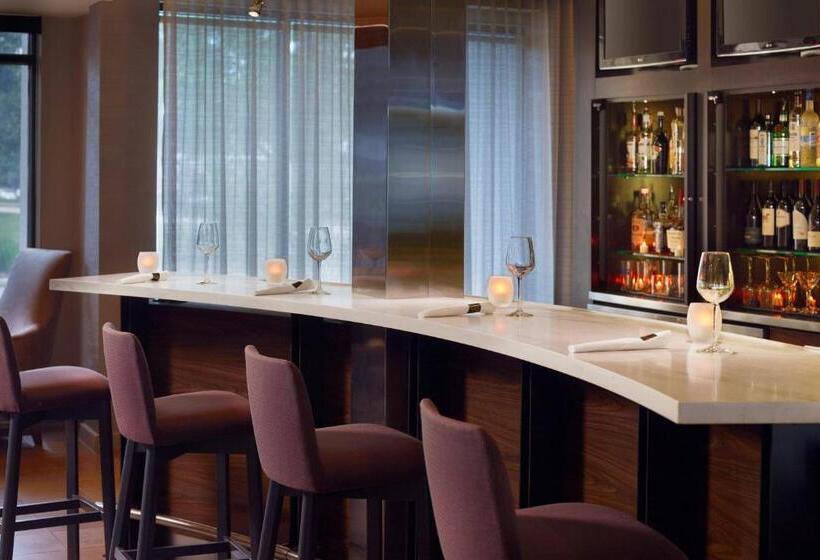 هتل Courtyard By Marriott Raleigh Cary