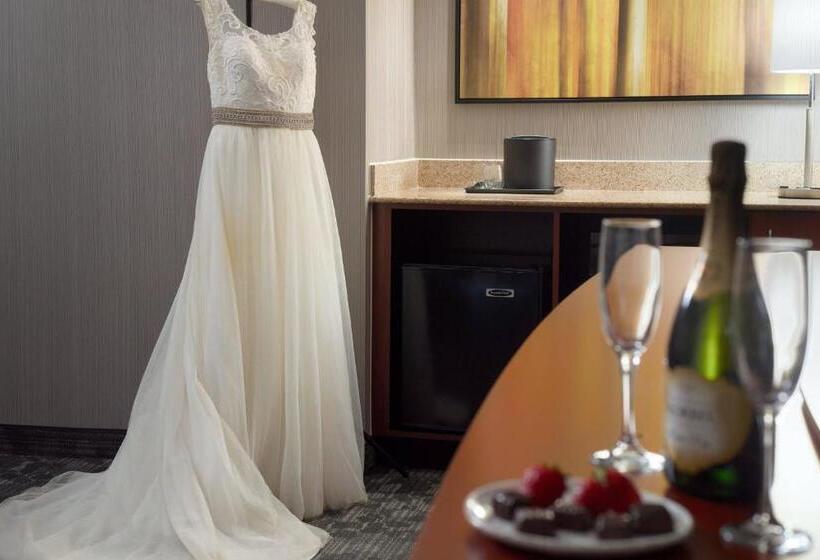 هتل Courtyard By Marriott Raleigh Cary