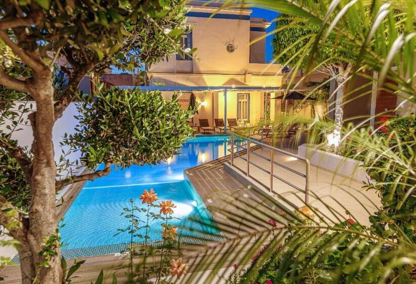 ホテル Creta Elena