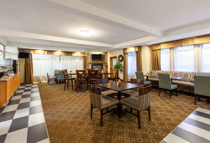 فندق Days Inn By Wyndham Petoskey