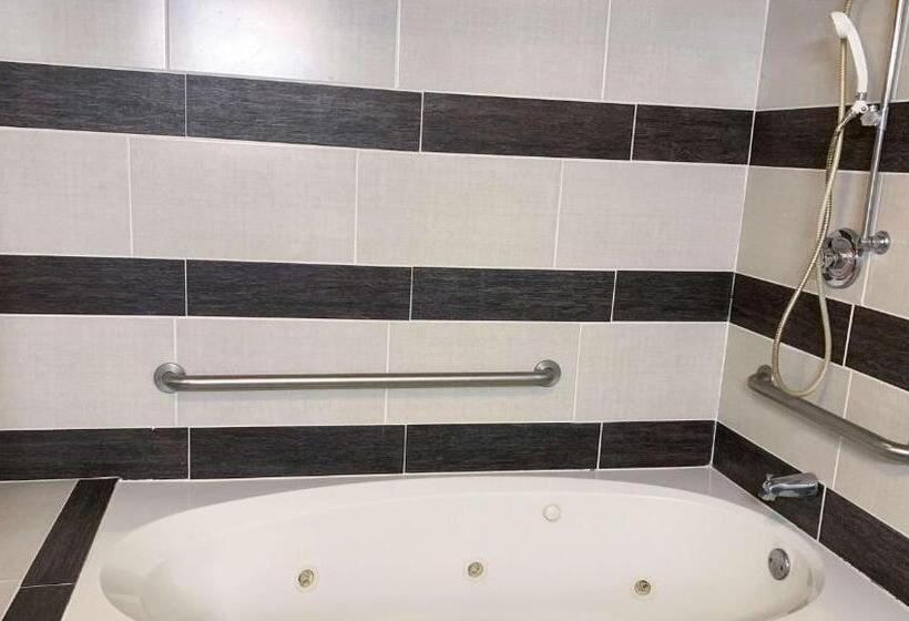 فندق Royal Inn Rockville