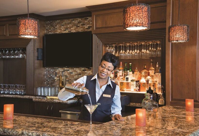 호텔 Embassy Suites By Hilton Savannah Historic District